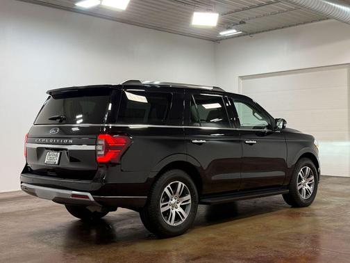 Black Metallic 2024 Ford Expedition Limited