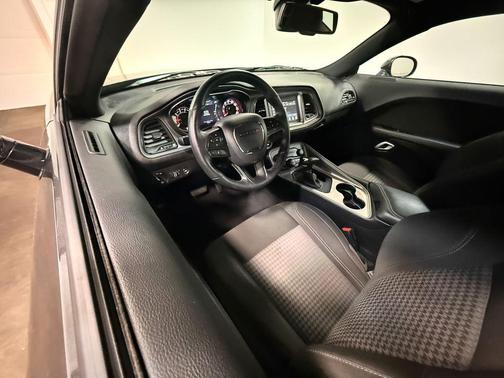 Granite Pearlcoat 2023 Dodge Challenger SXT