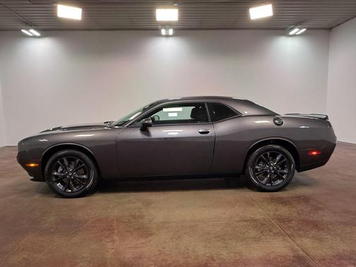 Granite Pearlcoat 2023 Dodge Challenger SXT