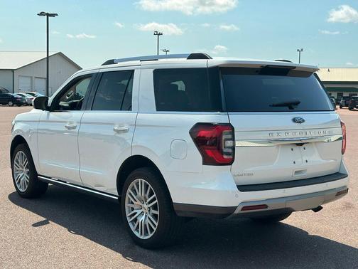 Star White Metallic Tri-Coat 2024 Ford Expedition Limited