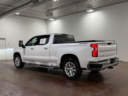 Iridescent Pearl Tricoat 2021 Chevrolet Silverado 1500 LTZ