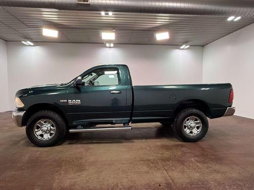 Bright White Clearcoat 2018 RAM 3500 SLT Regular Cab 4x4 8' Box