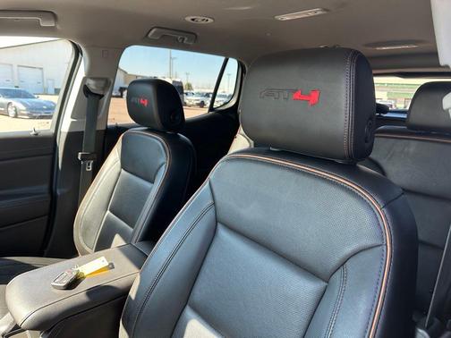 Sterling Metallic 2023 GMC Acadia AWD AT4