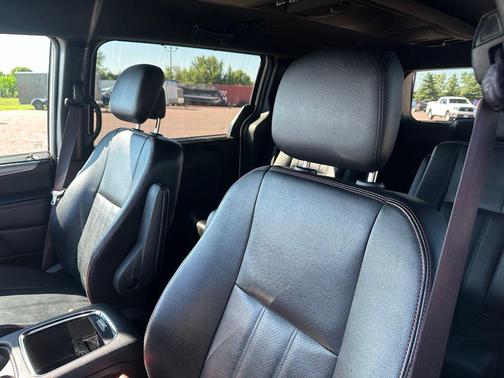 White Knuckle Clearcoat 2019 Dodge Grand Caravan GT