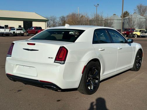 2023 Chrysler 300 Touring