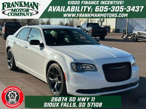 2023 Chrysler 300 Touring