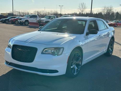 2023 Chrysler 300 Touring