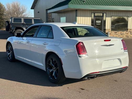 2023 Chrysler 300 Touring