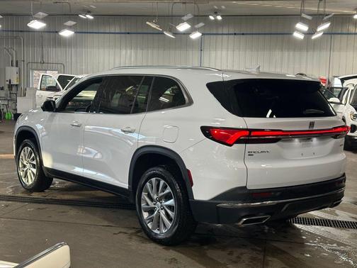 2025 Buick Enclave Preferred FWD