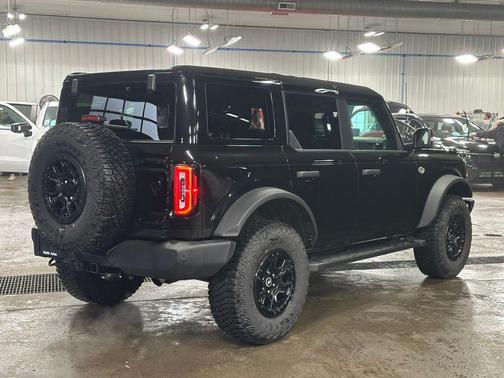 Shadow Black 2024 Ford Bronco Wildtrak