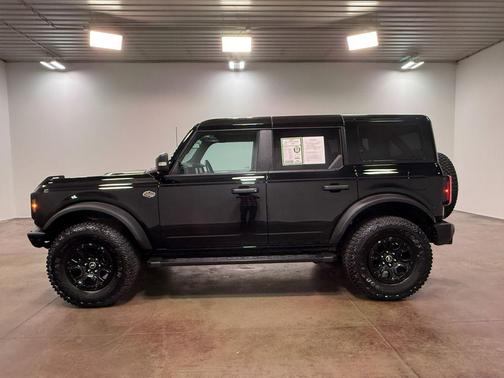 Shadow Black 2024 Ford Bronco Wildtrak