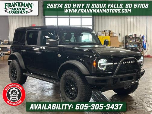 Shadow Black 2024 Ford Bronco Wildtrak