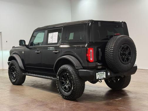 Shadow Black 2024 Ford Bronco Wildtrak