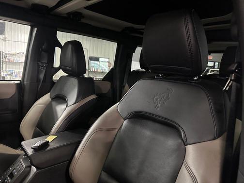 Shadow Black 2024 Ford Bronco Wildtrak
