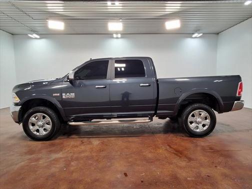 2017 RAM 2500 Laramie Crew Cab 4x4 6'4' Box