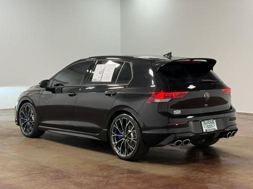 Mythos Black Metallic 2026 Volkswagen Golf R 2.0T DSG