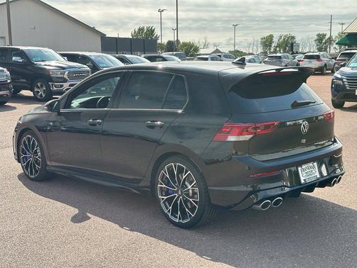 Mythos Black Metallic 2026 Volkswagen Golf R 2.0T DSG