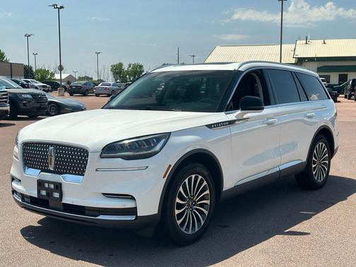 Pristine White Metallic Tri-Coat 2023 Lincoln Aviator Standard AWD
