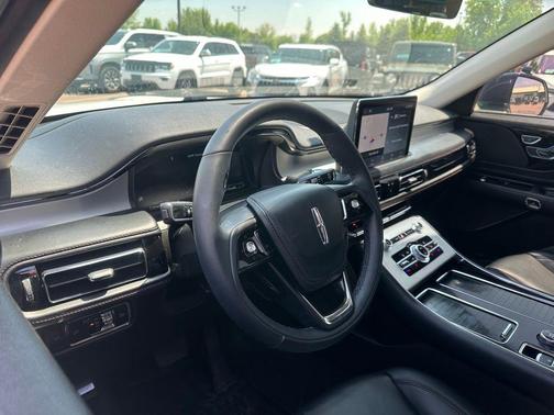 Pristine White Metallic Tri-Coat 2023 Lincoln Aviator Standard AWD