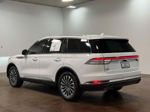 Pristine White Metallic Tri-Coat 2023 Lincoln Aviator Standard AWD