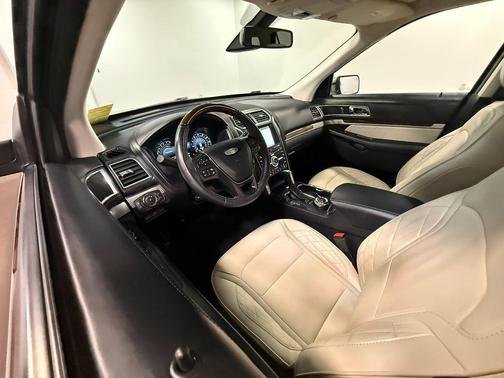 Burgundy Velvet Metallic Tinted Clearcoat 2018 Ford Explorer Platinum