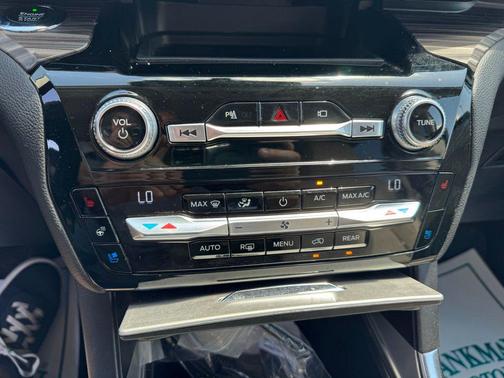 Star White Metallic Tri-Coat 2021 Ford Explorer Limited