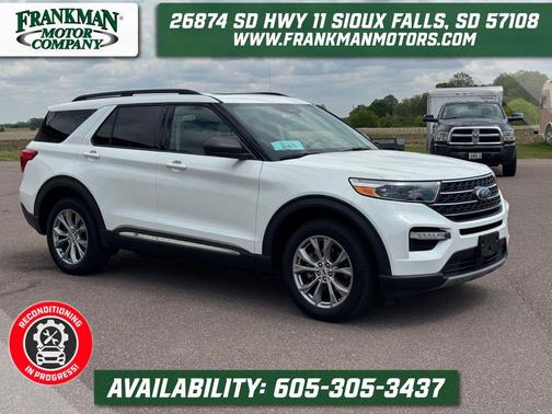 Star White Metallic Tri-Coat 2023 Ford Explorer XLT