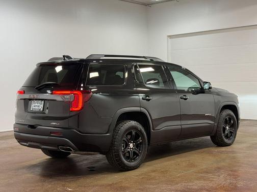 2023 GMC Acadia AWD AT4