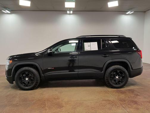 2023 GMC Acadia AWD AT4