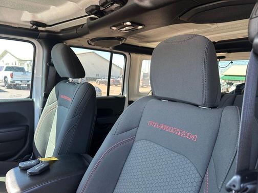 Bright White Clearcoat 2022 Jeep Wrangler Unlimited Rubicon