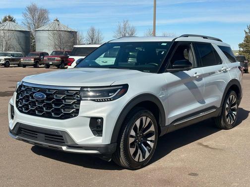 2025 Ford Explorer Platinum