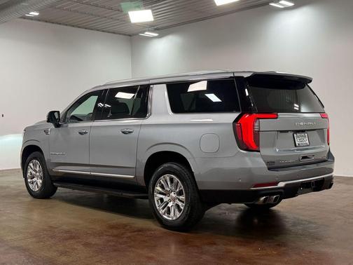 Sterling Metallic 2025 GMC Yukon XL Denali