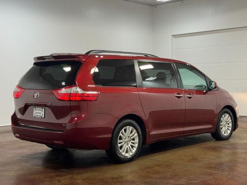 2015 Toyota Sienna XLE