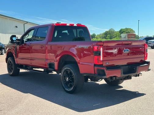 Rapid Red Metallic Tinted Clearcoat 2024 Ford F-250 XLT