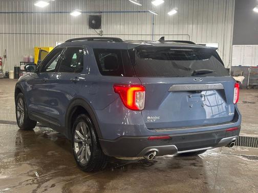 Blue Metallic 2021 Ford Explorer XLT