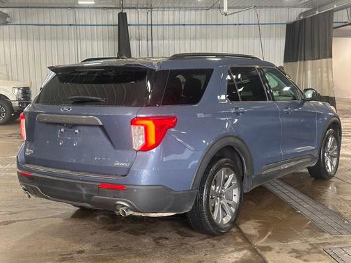 Blue Metallic 2021 Ford Explorer XLT