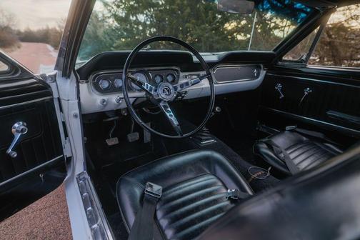 1965 Ford Mustang Base