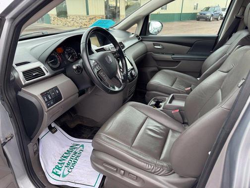 Lunar Silver Metallic 2016 Honda Odyssey Touring