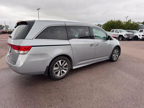 Lunar Silver Metallic 2016 Honda Odyssey Touring