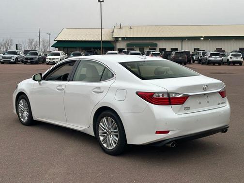 Starfire Pearl 2014 Lexus ES 350 Base