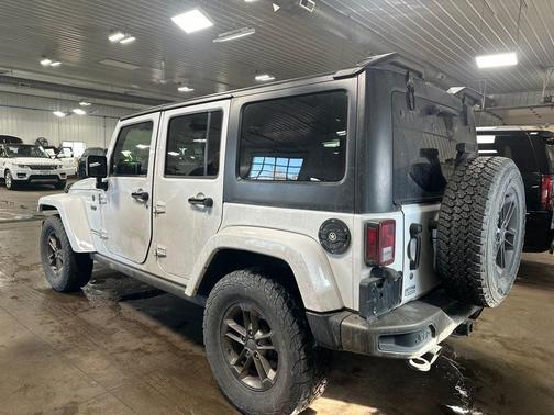 Bright White Clearcoat 2016 Jeep Wrangler Unlimited Sahara