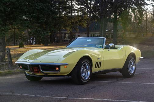 Daytona Yellow 1969 Chevrolet Corvette Base