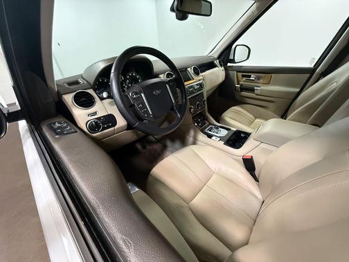 Fuji White 2016 Land Rover LR4 Base