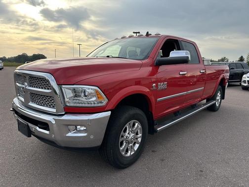 2018 RAM 3500 Laramie Crew Cab 4x4 8' Box