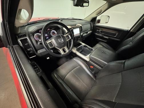 2018 RAM 3500 Laramie Crew Cab 4x4 8' Box