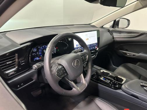 White Pearl 2025 Lexus NX 350 Premium