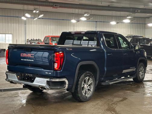 Pacific Blue Metallic 2020 GMC Sierra 1500 SLE