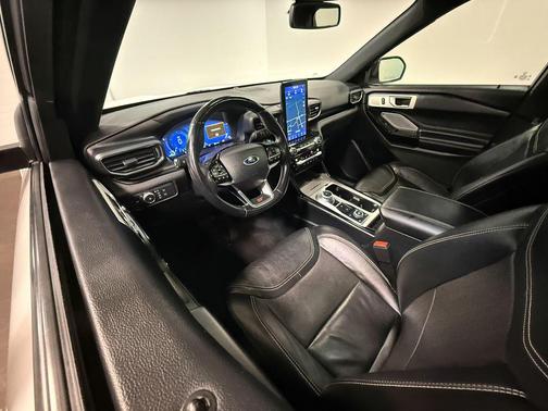 Star White Metallic Tri-Coat 2021 Ford Explorer ST