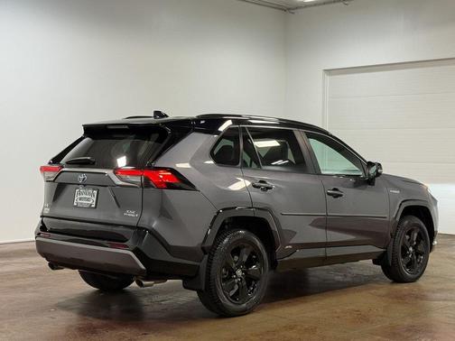 2019 Toyota RAV4 Hybrid SE