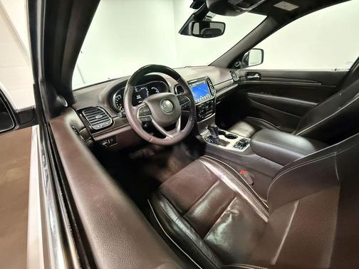 Ivory 3-Coat 2019 Jeep Grand Cherokee Overland